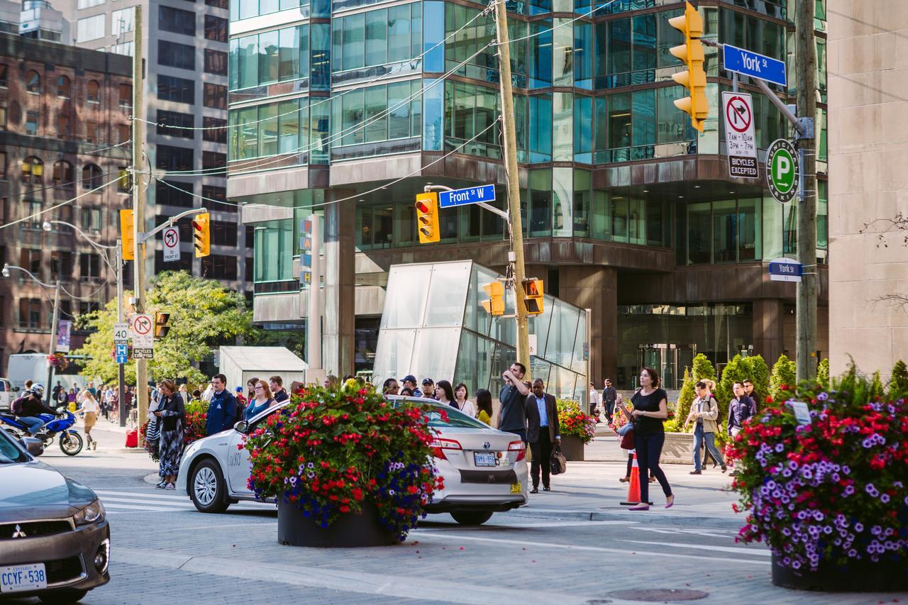 Cityscape Condo In Fort York Toronto Luaran gambar