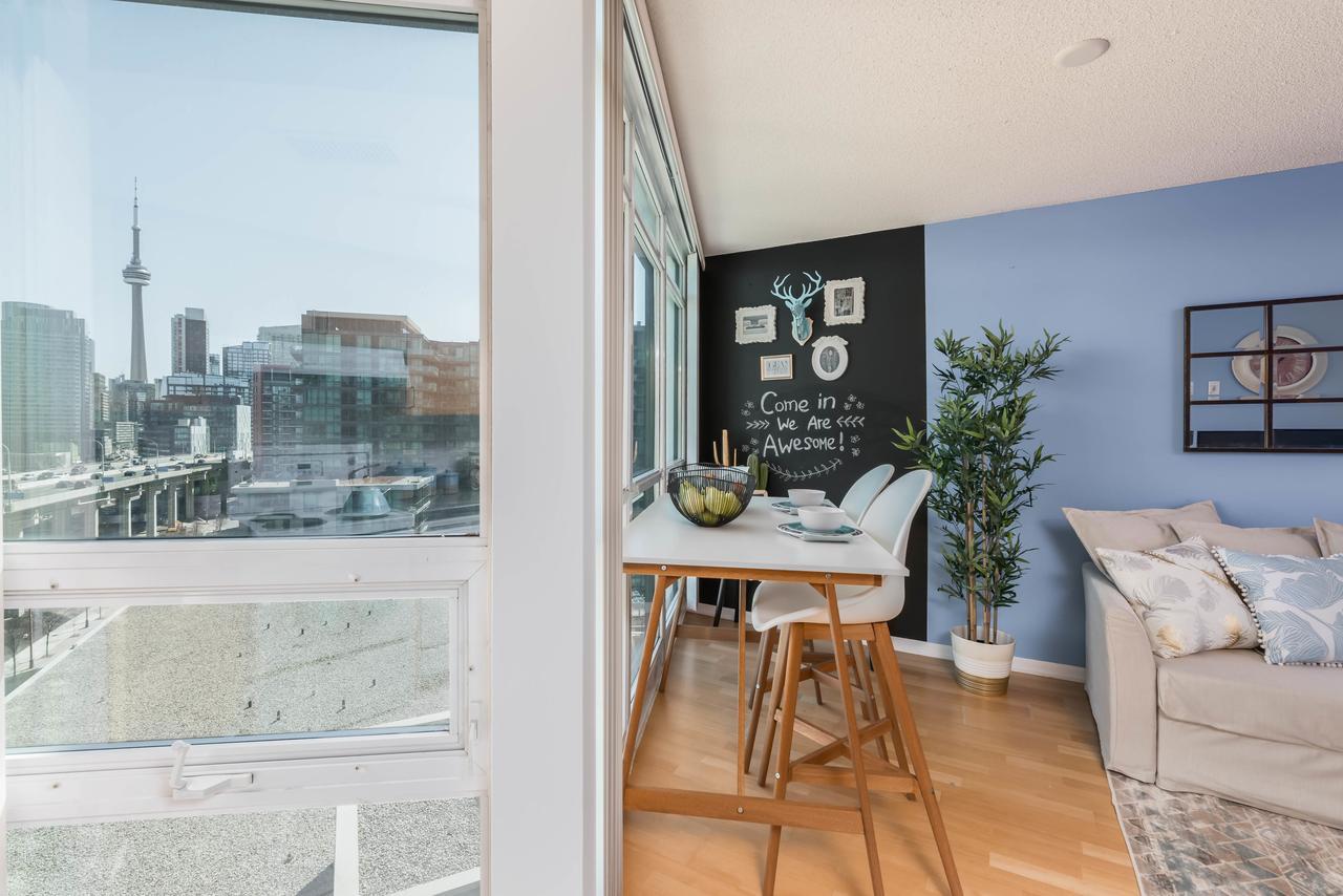 Cityscape Condo In Fort York Toronto Luaran gambar