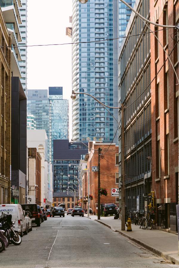 Cityscape Condo In Fort York Toronto Luaran gambar